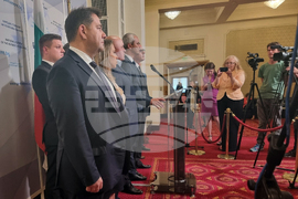 Парламент - „Възраждане“ - брифинг 