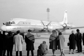 Българска гражданска авиация - първи пътнически полет