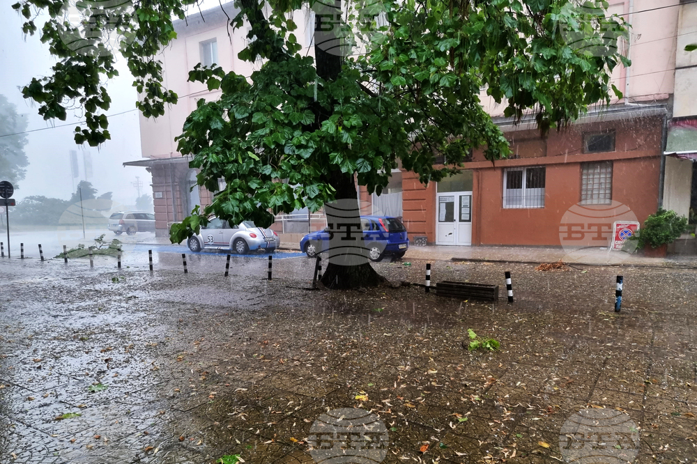 Видин - буря - силен дъжд и градушка