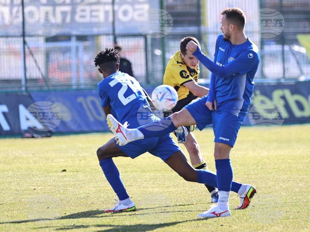 Пловдив - футбол - Ботев (Пловдив) - Марица (Пловдив) - контрола