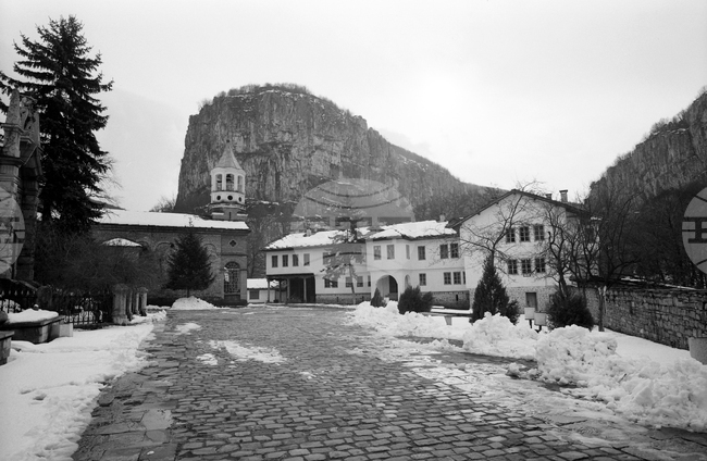 Дряновски манастир „Свети Архангел Михаил“