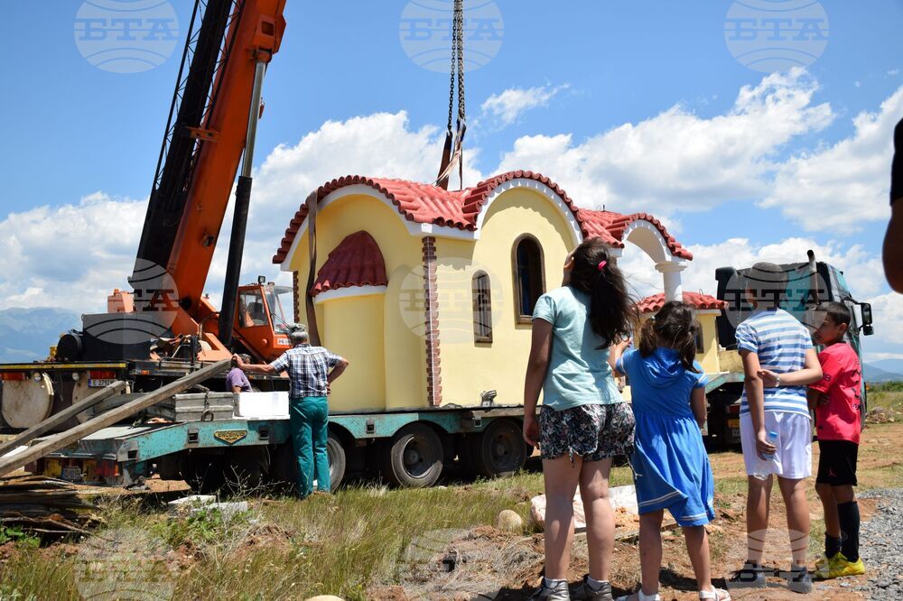 Село Бараково - параклис - монтиране