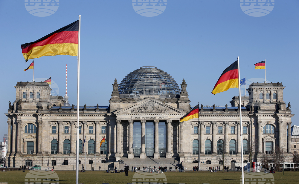 Трийсет и пет години след обединението на Германия нараства отчуждението между източната и западната част на страната, сочи проучване