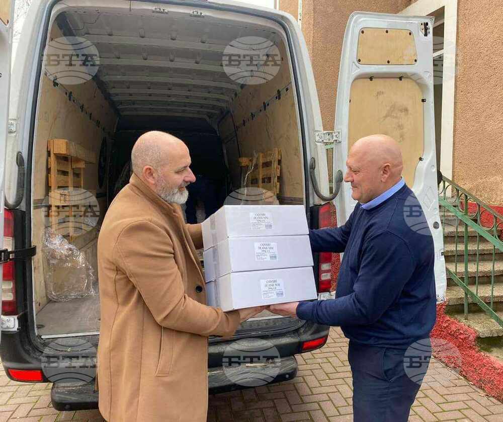 Новогодишни подаръци предаде българският консул в Тараклия за ученици в район Тараклия