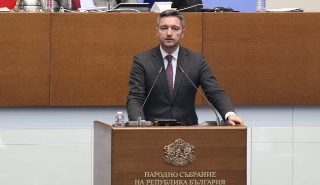 Вигенин: Правителството отново остави хората в малките селища без достъп до здравеопазване