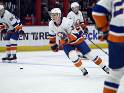 Islanders Blackhawks Hockey