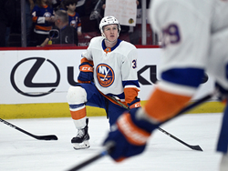 Islanders Blackhawks Hockey