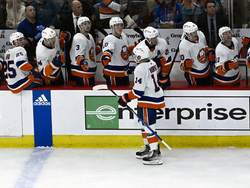 Islanders Blackhawks Hockey