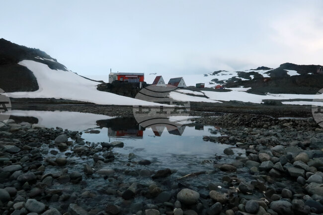 Национална антарктическа експедиция - остров Ливингстън - изглед 