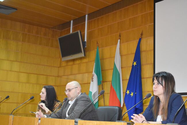 Община Разград: 13 докладни записки обсъдиха на комисии общинските съветници 