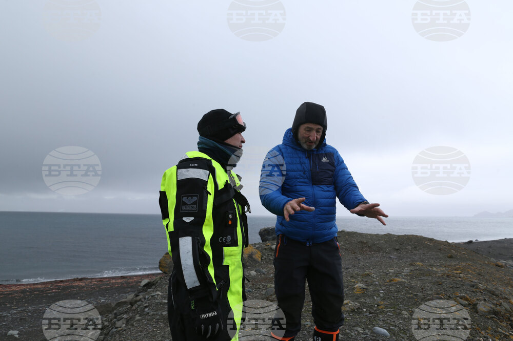Group of Scientists from 32nd Antarctic Expedition Work on Projects at Ereby Point