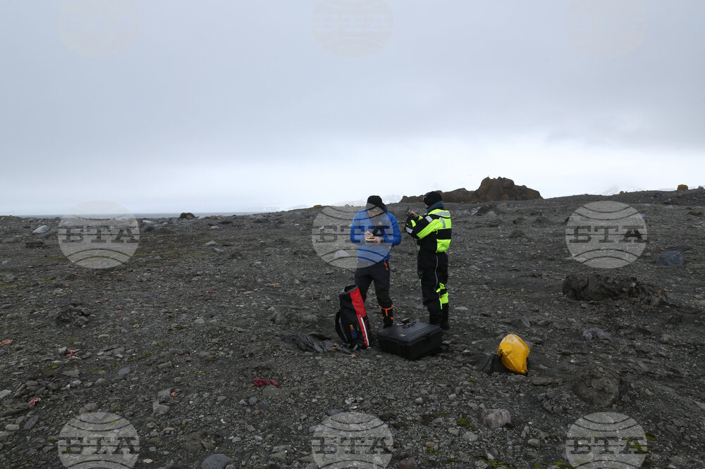 Group of Scientists from 32nd Antarctic Expedition Work on Projects at Ereby Point