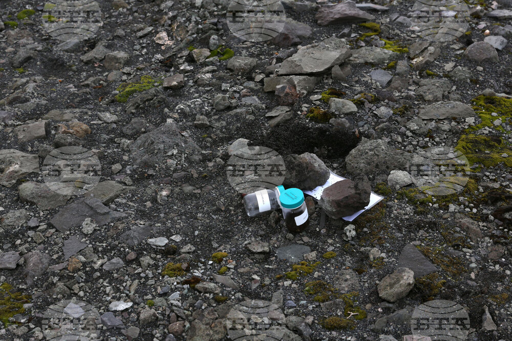 Group of Scientists from 32nd Antarctic Expedition Work on Projects at Ereby Point