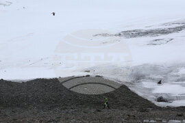 Group of Scientists from 32nd Antarctic Expedition Work on Projects at Ereby Point