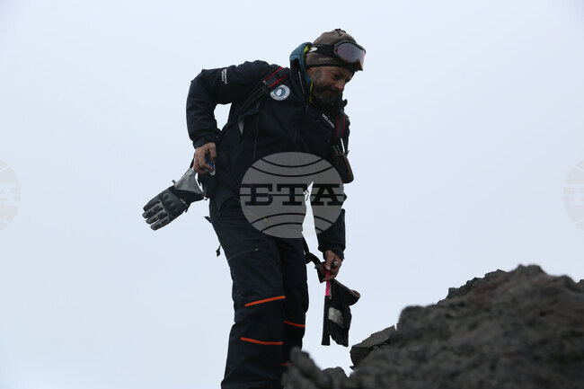Group of Scientists from 32nd Antarctic Expedition Work on Projects at Ereby Point