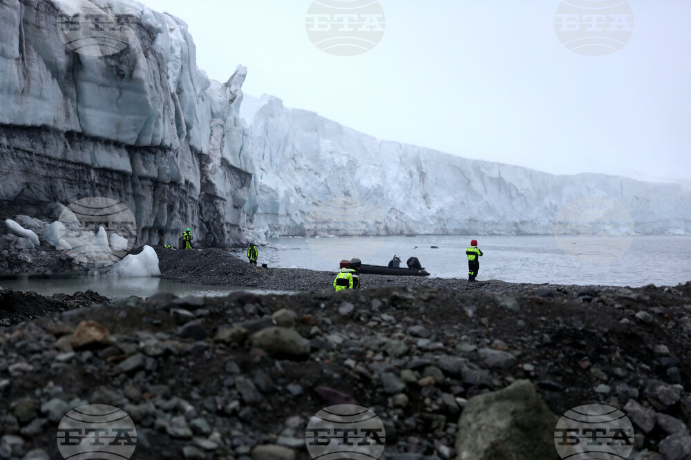 Group of Scientists from 32nd Antarctic Expedition Work on Projects at Ereby Point
