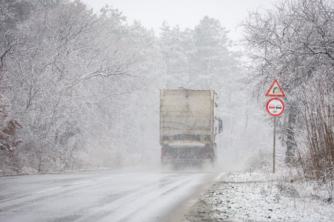 Възстановено е движението за всички превозни средства по пътя Граматиково – Малко Търново