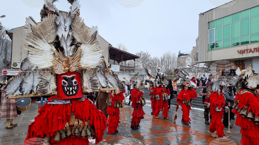 Конкурс за рисунка, посветен на традиционния празник "Сурова", организира Общинският исторически музей в Брезник