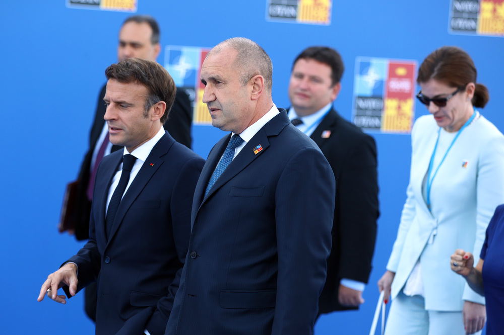 Президентът Радев: След десетилетия фокусиране върху борбата с тероризма и укрепване на мира далеч от региона ни, НАТО се завръща към същинската си мисия да бъде гарант на суверенитета и сигурността на страните-членки