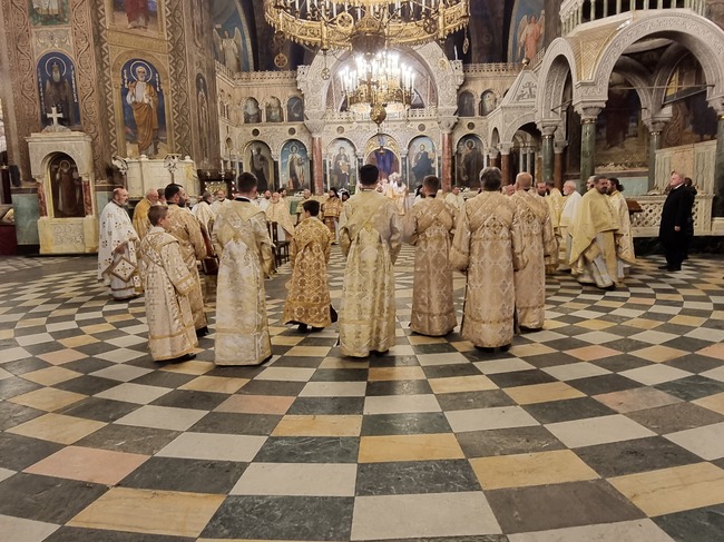 Света литургия се отслужва в патриаршеската катедрала "Св. Александър Невски" за имения ден на патриарх Неофит