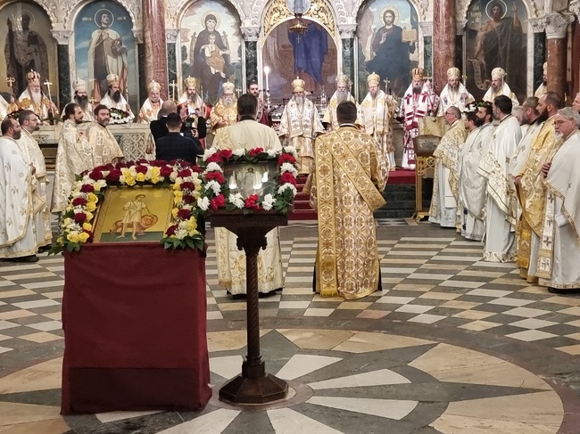Състоянието на патриарх Неофит се подобрява и е стабилно, заявиха Пловдивският митрополит Николай и Старозагорският митрополит Киприан