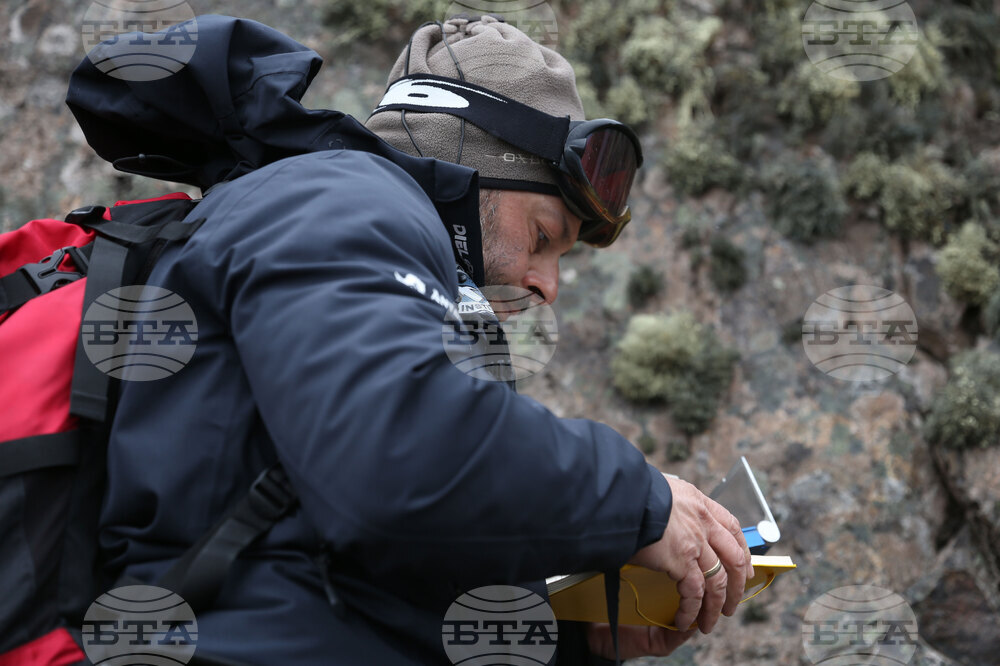 Scientists Begin Work at Liverpool Beach, Antarctica