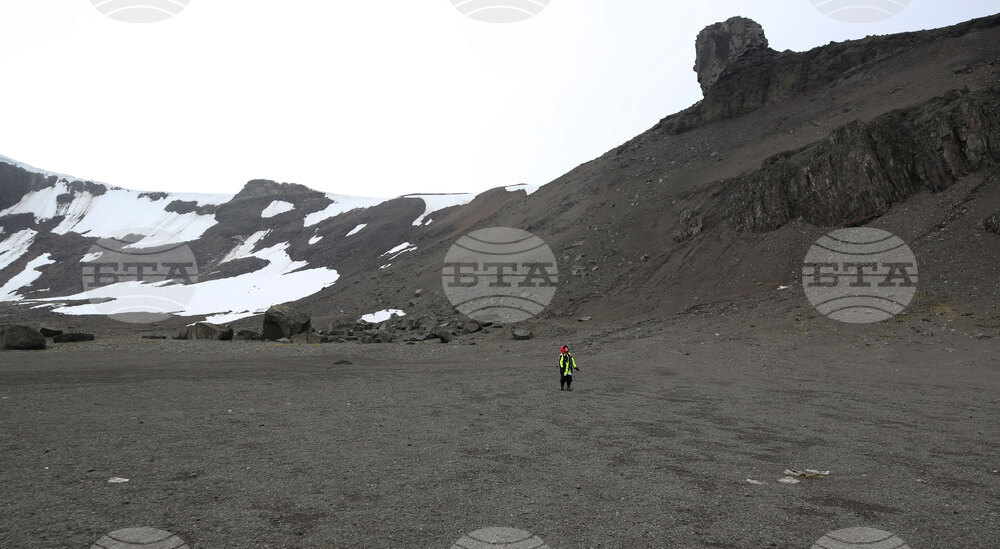 Scientists Begin Work at Liverpool Beach, Antarctica