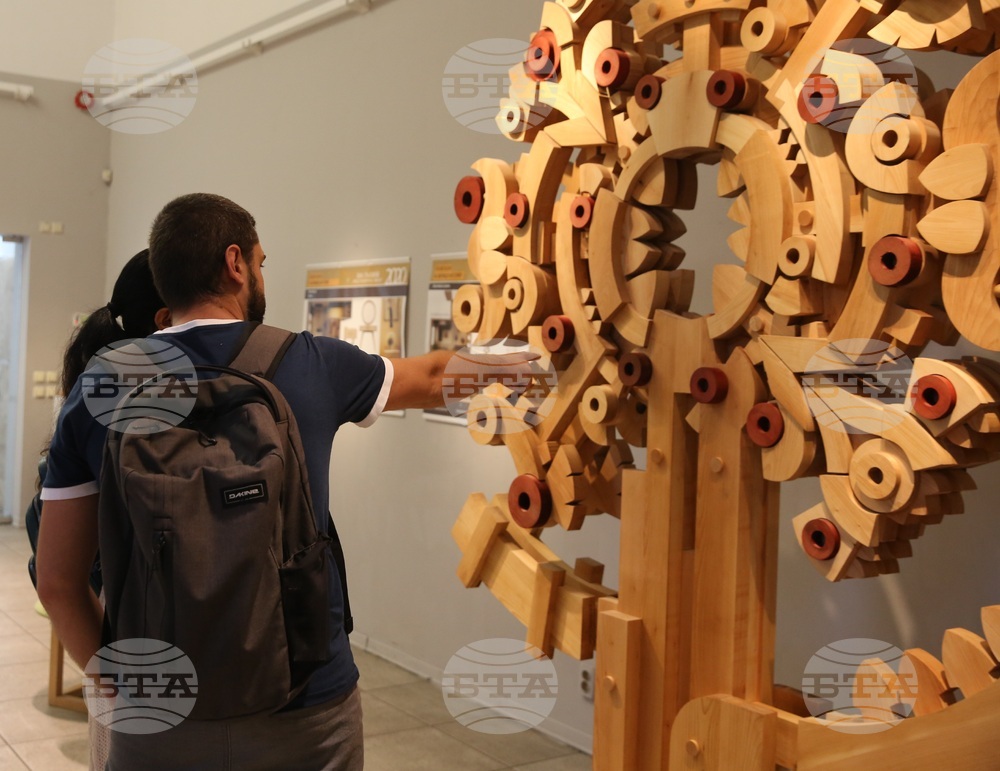  Национална гимназия за приложни изкуства - изложба