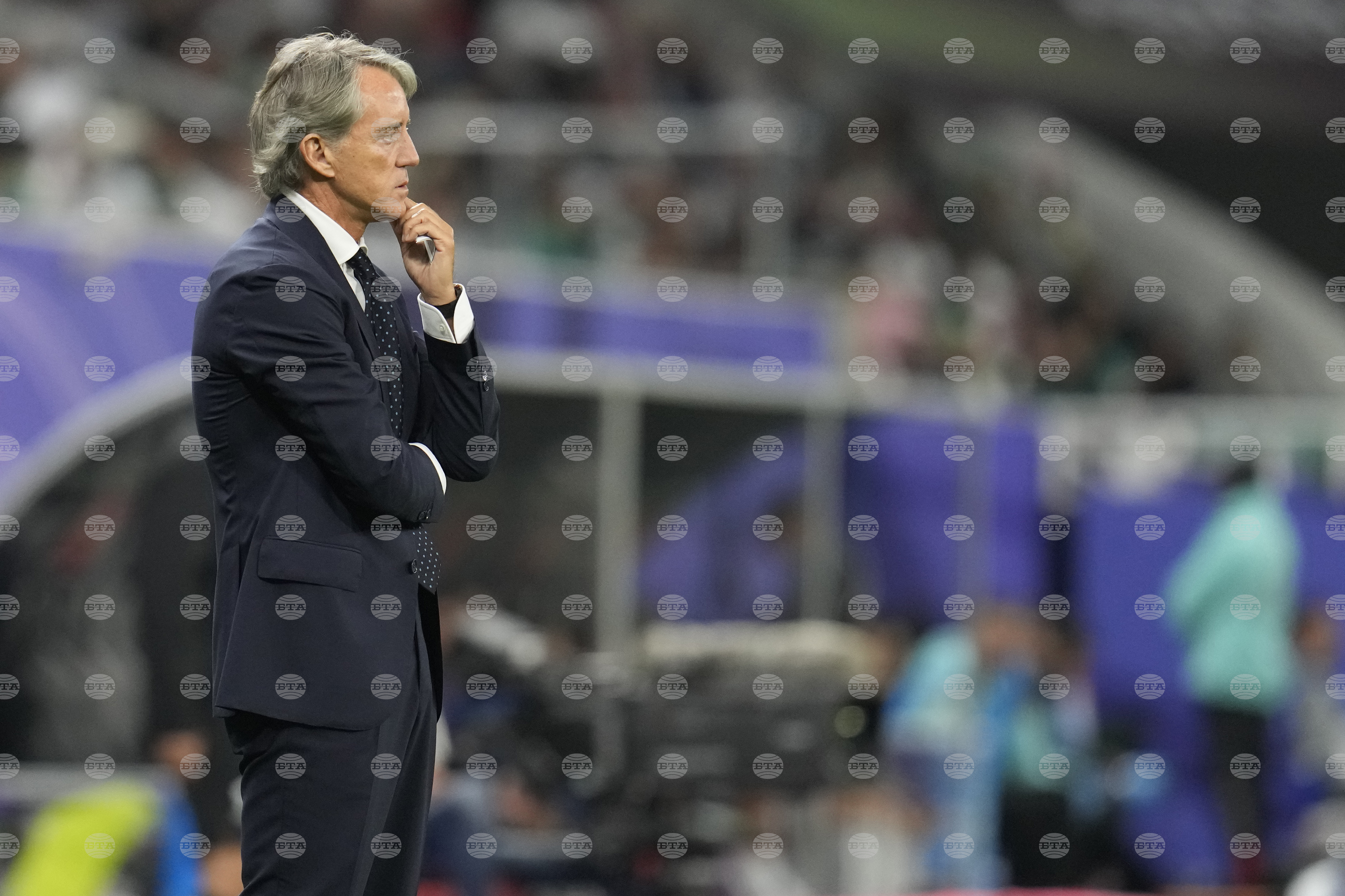 Бившият селекционер на Италия Роберто Манчини подписа договор за 2,5 години с катарския Ал Сад