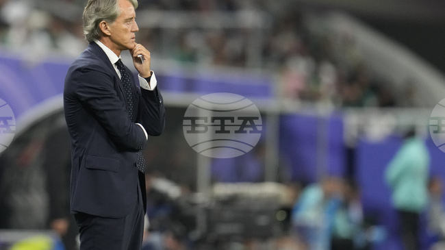 Бившият селекционер на Италия Роберто Манчини подписа договор за 2,5 години с катарския Ал Сад