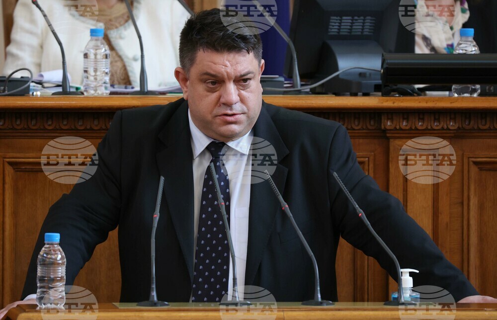 В духа на коалиционното споразумение "БСП за България" ще гласува за смяната на военния министър