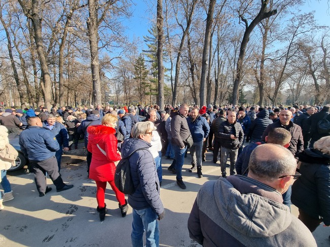 Градският транспорт в Скопие ще бъде възстановен още тази вечер, след като градският съвет гласува субсидии за общинското транспортно дружество