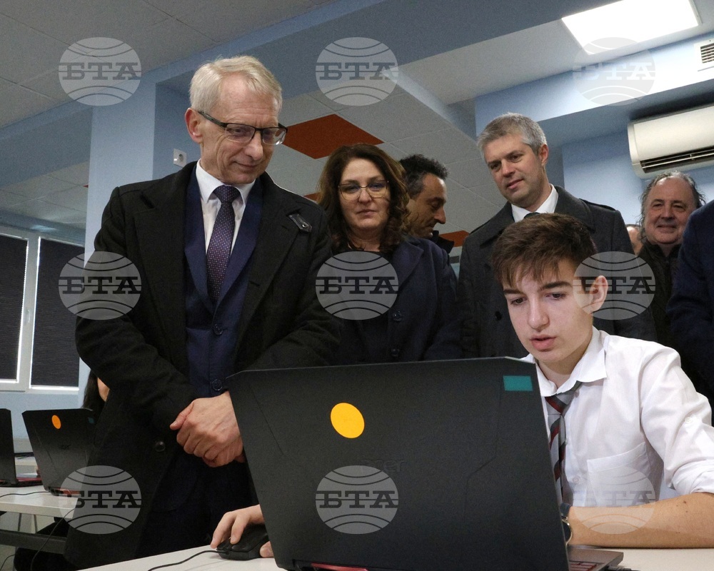 Варна - Математическа гимназия „Д-р Петър Берон“ - Николай Денков - посещение