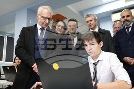 Варна - Математическа гимназия „Д-р Петър Берон“ - Николай Денков - посещение