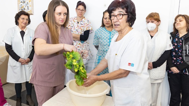 В Родилното отделение на болницата в Севлиево ще пресъздадат обичая Бабинден и ще представят новия началник на отделението