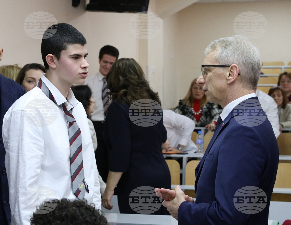 Варна - Математическа гимназия „Д-р Петър Берон“ - Николай Денков - посещение