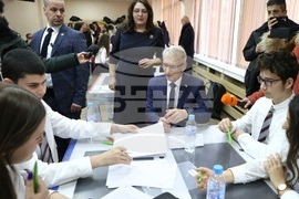 Варна - Математическа гимназия „Д-р Петър Берон“ - Николай Денков - посещение