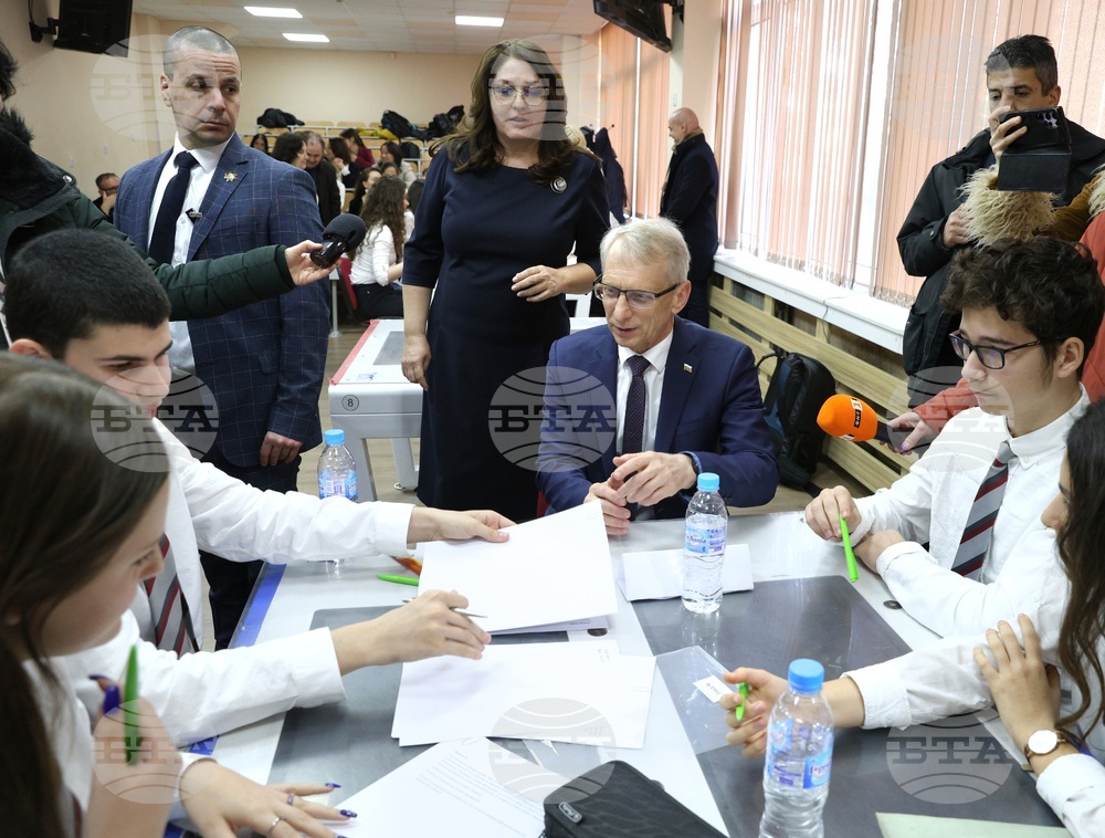 Варна - Математическа гимназия „Д-р Петър Берон“ - Николай Денков - посещение