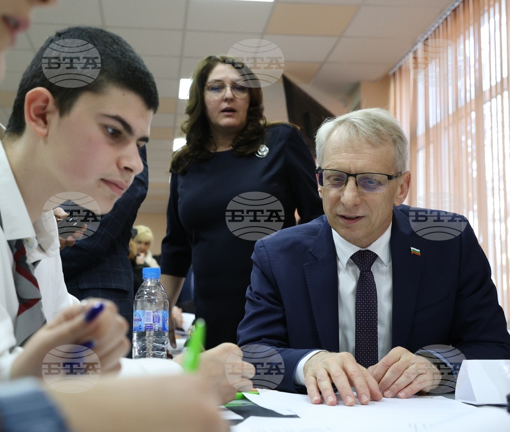 Варна - Математическа гимназия „Д-р Петър Берон“ - Николай Денков - посещение