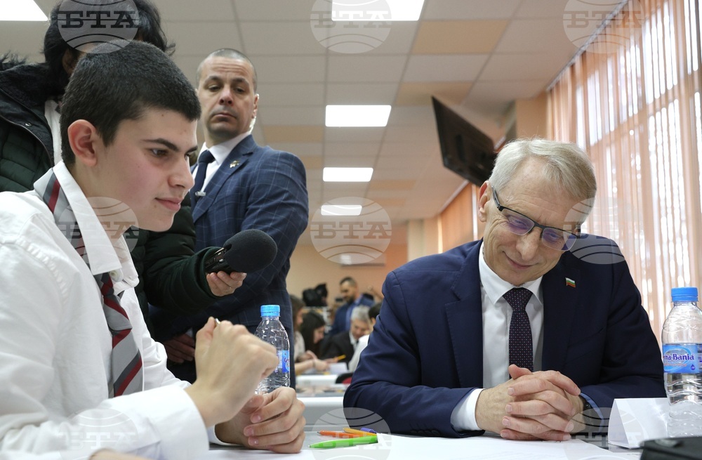 Варна - Математическа гимназия „Д-р Петър Берон“ - Николай Денков - посещение