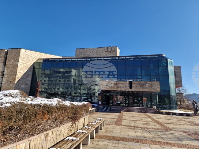 Театърът в Смолян организира благотворителна поетично-музикална среща в подкрепа на децата със специални потребности