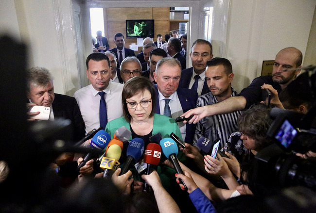 Нинова след срещата с Петков: Няма промяна в позицията ни, „Продължаваме промяната“ да предложи друг премиер
