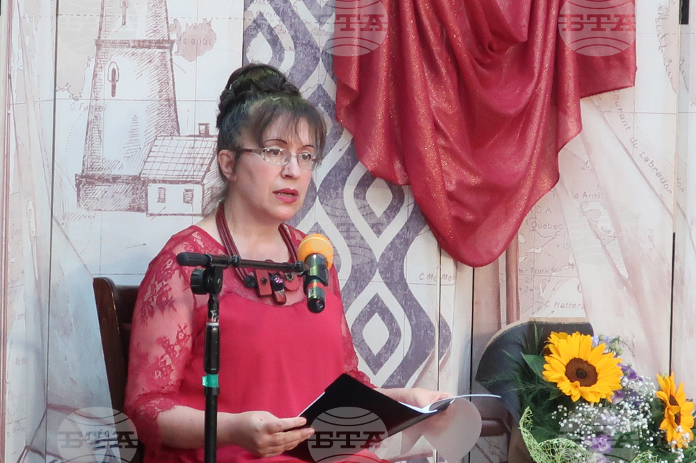 Премиерата на новата книга на Весела Димова "Мастило от череши" в Плевен се превърна в празник на поезията, музиката и танца