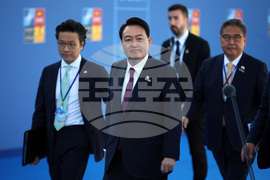 Испания - НАТО - Юн Сук-йол