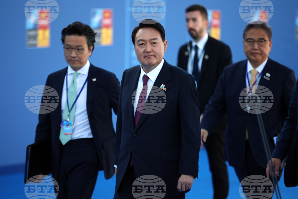 Испания - НАТО - Юн Сук-йол