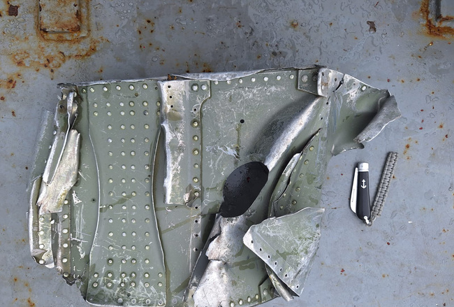 Антарктида - Остров Ливингстън - НИК 421 - останки от самолет