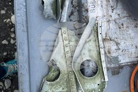 Bulgarian Research Ship Finds Plane Parts in Livingston Island Area