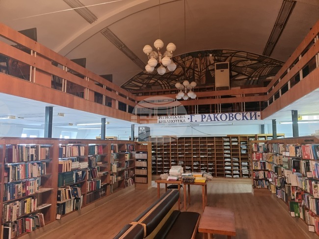 Регионалната библиотека в Ямбол ще подарява подбрани книги по случай Деня на влюбените - 14 февруари