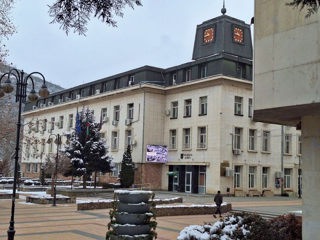 Община Ловеч е поела ангажименти за 41,7 млн. лв по 128 договора от 2021 г. – 2023 г.