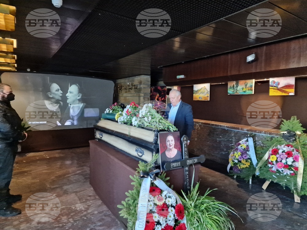 Смолян - Родопски драматичен театър "Николай Хайтов" - Емилия Ованесян - поклонение